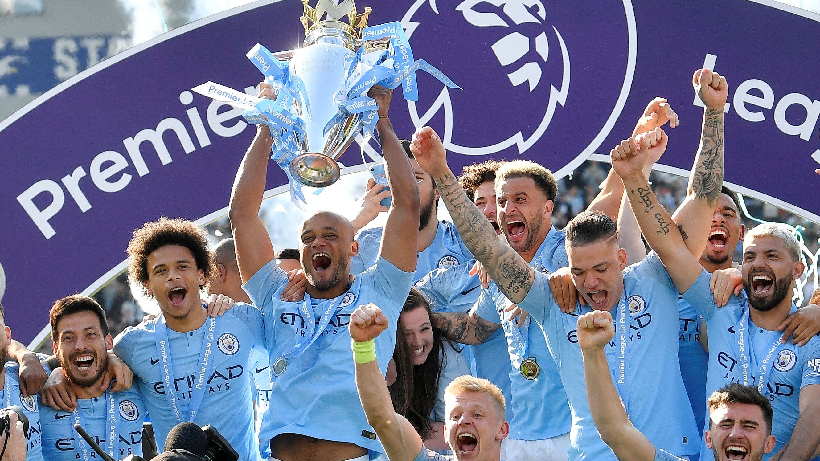 《在场外》视频栏目｜对话辽宁铁人：家乡、平常心和关于中超的明天（《在场外》对谈辽宁铁人：家乡情、平常心与中超的未来）