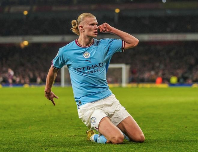 复出+梅开二度：蓝军未来新援埃梅加vs里尔个人集锦（复出即双响：蓝军准新援埃梅加对阵里尔个人集锦）