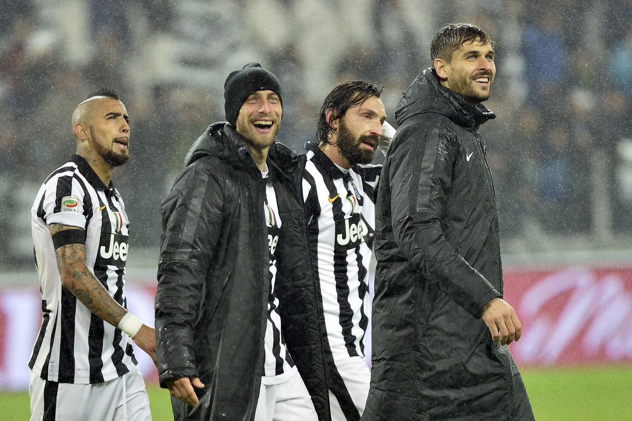 FM26逆天Bug，外场球员“闪现”至门前挡出对方主罚的点球（FM26离谱漏洞：外场球员瞬移到门前封出对手点球）