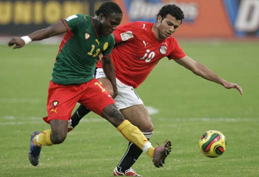 每体：孔德本赛季状态不佳，伊尼戈离队后巴萨防线表现不稳（每体：孔德本季发挥欠佳，伊尼戈离队后巴萨后防起伏明显）