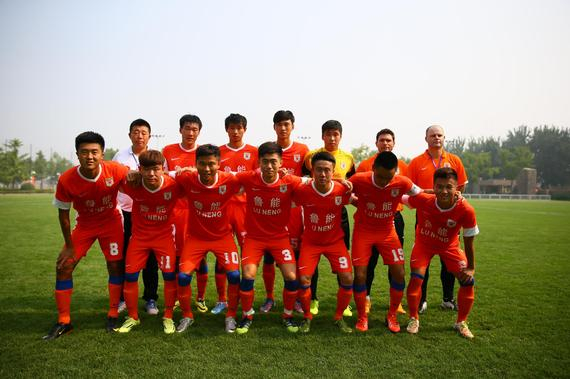 有争议，鲁本-内维斯、马赫雷斯等对C罗的绝杀点球予以嘲讽（C罗绝杀点球引发争议，鲁本-内维斯、马赫雷斯等人公开嘲讽）