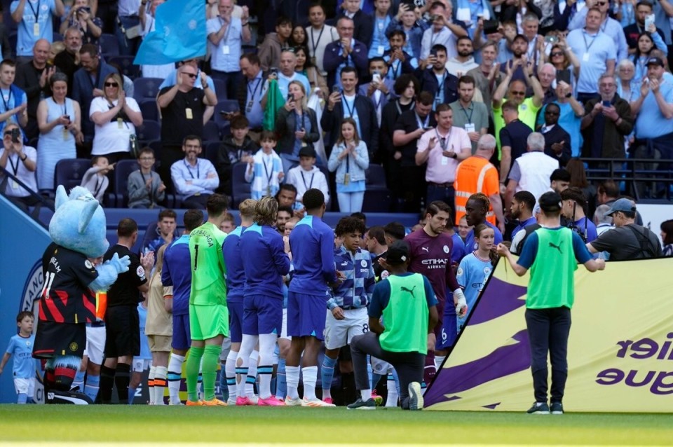 巴萨主帅换人神了！拉什福德出场4分钟助攻，赛季21场造15球超值（巴萨主帅神调度！拉什福德登场4分钟送助攻，21战15次参与进球物超所值）