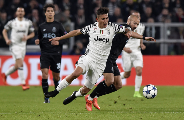 曼联平局再显不稳定，马兹拉维怒斥错失良机（曼联再遭平局暴露起伏，马兹拉维痛斥浪费良机）